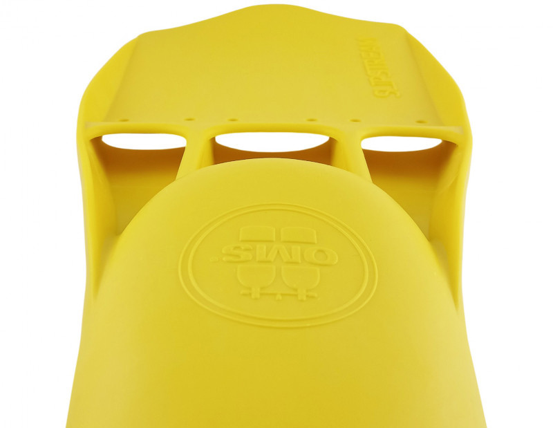 Отверстия в лопасти снижают сопротивление воды, тем самым уменьшая нагрузку на ногу.