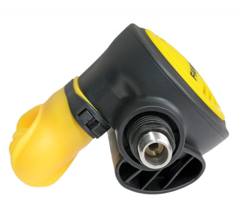 Стандартный порт 9/16 совместим с большинством современных шлангов низкого давления.