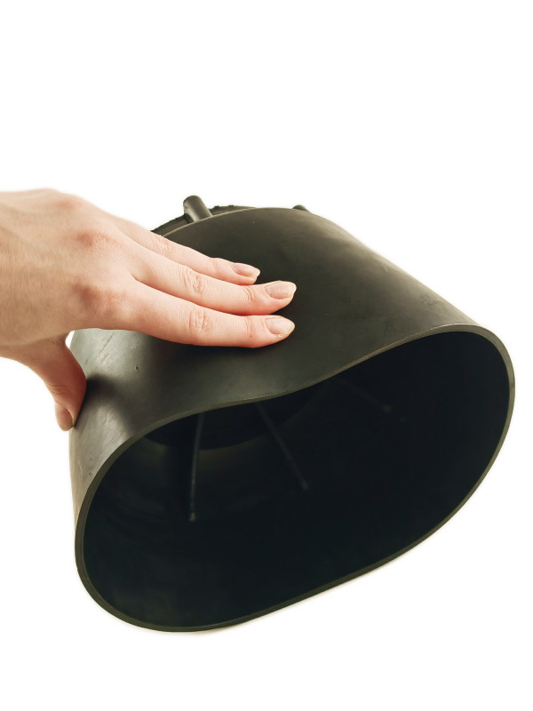 Башмак достаточно мягкий, чтобы плотнее обнимать ваш баллон, прогибается при нажатии на него.