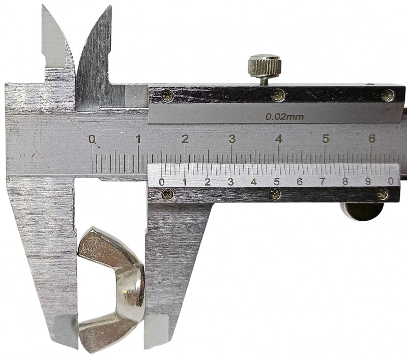 Высота гайки-барашка около - 1.5см.