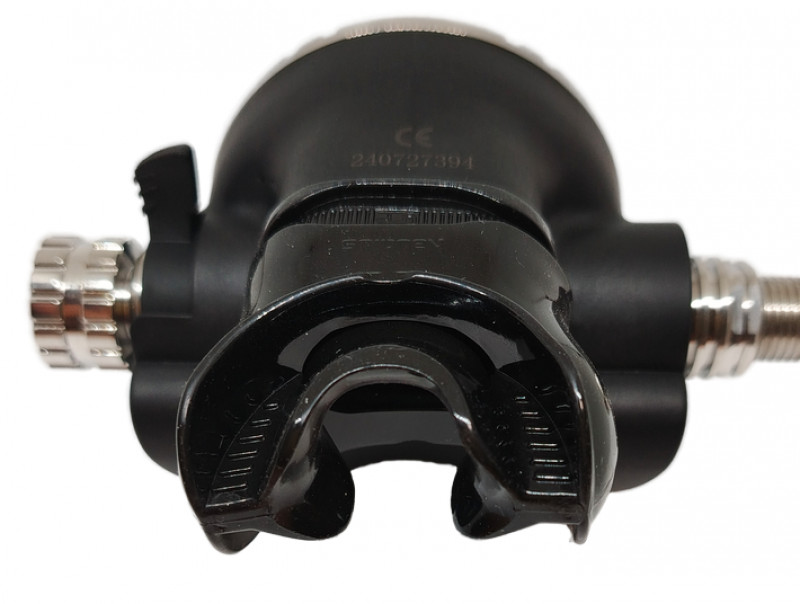 Классический черный цвет подойдет к любому дыхательному автомату, хоть основному, хоть запасному.