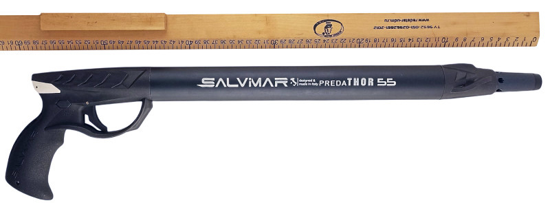 Чтобы лучше понимать реальные размеры ружья, смотрите фото рядом с эталонным метром.