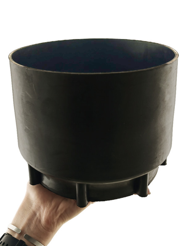 Позволяет спокойно ставить баллоны, не боясь повредить колбу или пол.