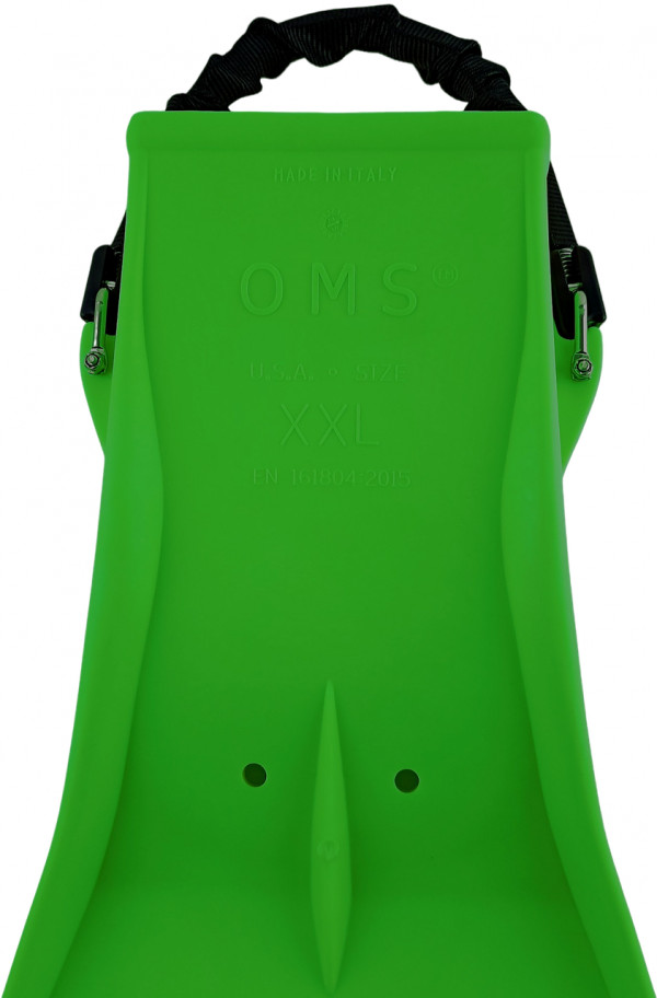 Подошва умеренной жесткости защищает стопу от контакта с камнями.