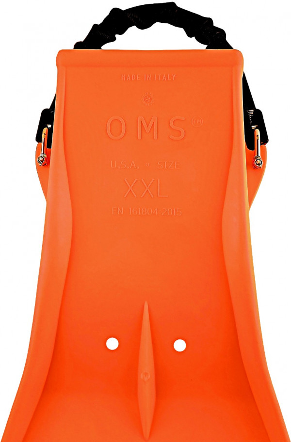 Подошва умеренной жесткости защищает стопу от контакта с камнями.