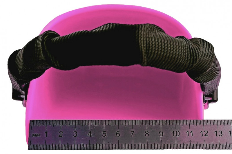 Ширина колоши по основанию размера XL - около 10см., размера XXL - около 11.5см.