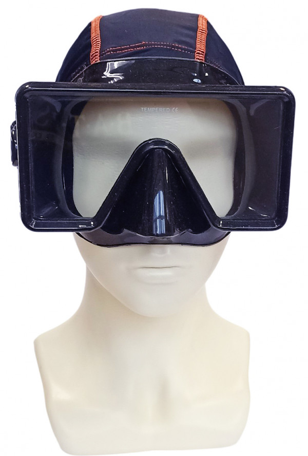 Маска унисекс, подойдет взрослым со средним и большим лицом.