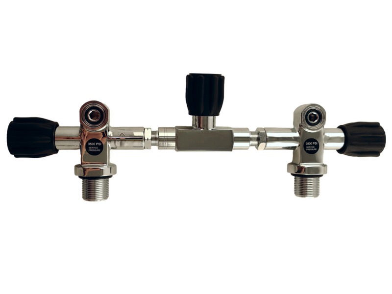 Профессиональный комплект вентилей с мостом (манифолдом) для дайвинга позволяет соединять два баллона в спарку, что необходимо для технического дайвинга и длительных погружений.