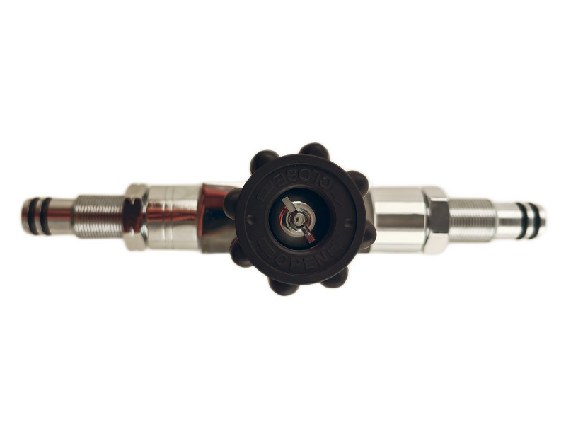 Все ручки изготовлены из качественной плотной резины, которая немного гасит удары. Внешняя сторона ручек с противоскользящими выпуклостями - это удобно при работе с вентилями в толстых перчатках!