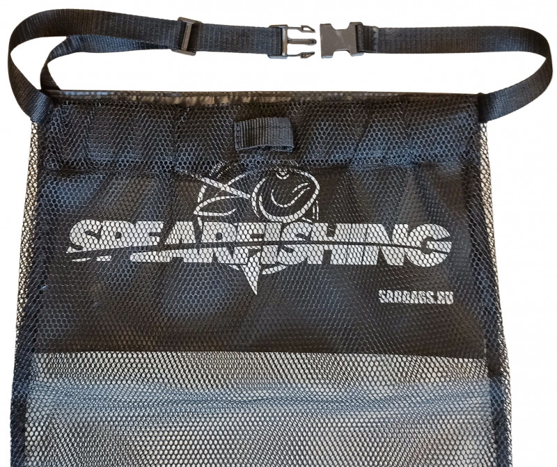 Фиксируется на талии при помощи прочного регулируемого ремня и пластиковой пряжки-защелки «фастекс».