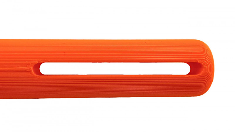 Для удобства крепления палочки к поясу имеется прорезь.