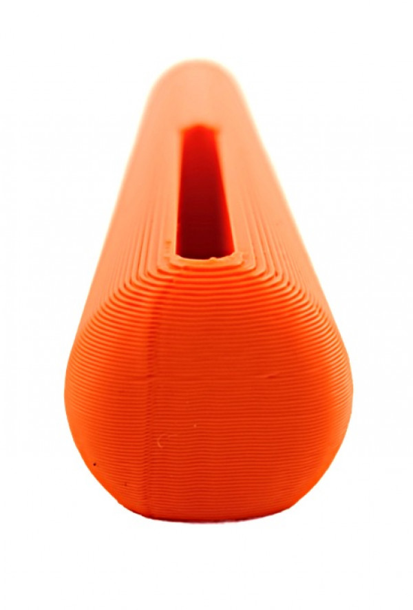 Палочка прижимает шланг к корпусу, минимизируя его болтание в воде и риск зацепов за препятствия, а закругленные торцы снижают вероятность травмирования тела.