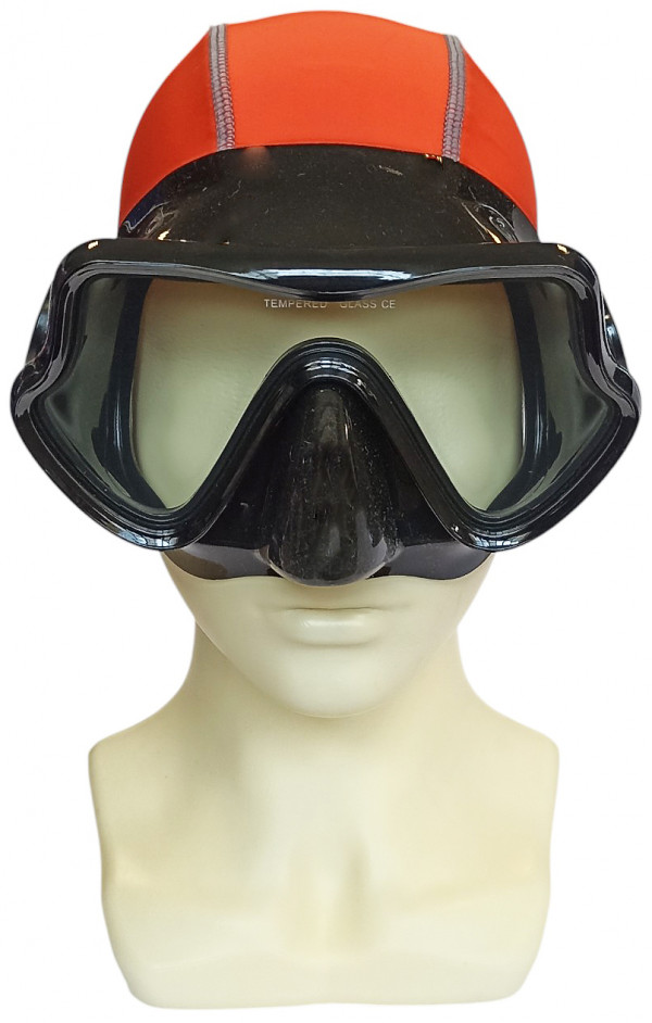 Маска обеспечивает широкий угол обзора, подходит на средние и широкие лица.