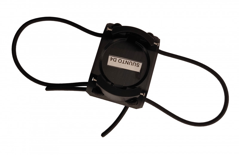 Профессиональный и удобный держатель подводного компьютера SUUNTO D4 на руку с резинками.