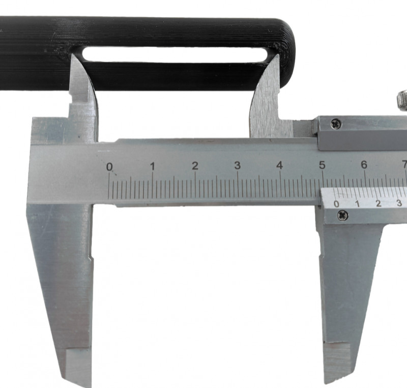 Длина внутренней прорези - около 5.3см.