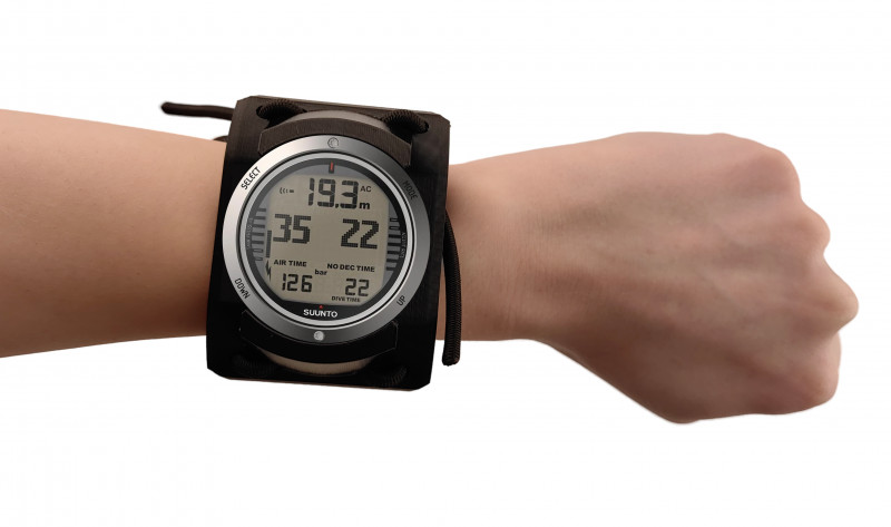 Держатель с резинками - - классная альтернатива заводского ремешка, проверенная дайверами.