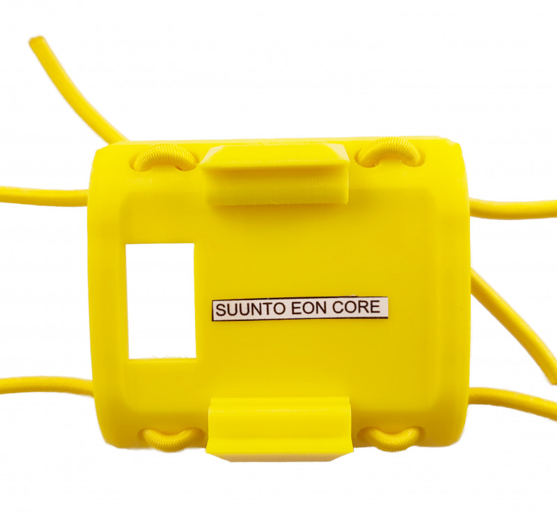 Компьютер надежно крепится внутрь держателя, фиксируясь прижимными болтами.