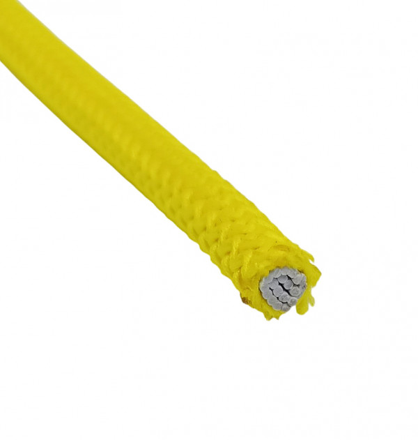 Представляет пучок тонких резинок в плотной износостойкой оплетке. Край легко наплавляется зажигалкой.