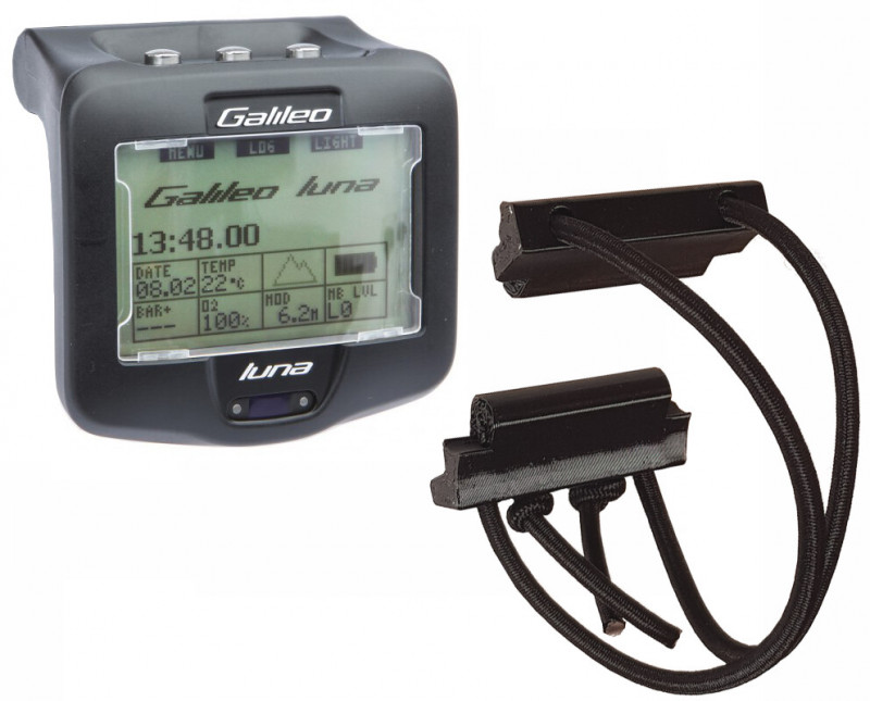 Держатель с резинками - надежная замена штатному ремешку, проверенная многими профессиональными дайверами. Эластичные резинки позволяют быстро одевать и снимать прибор на костюм любой толщины.