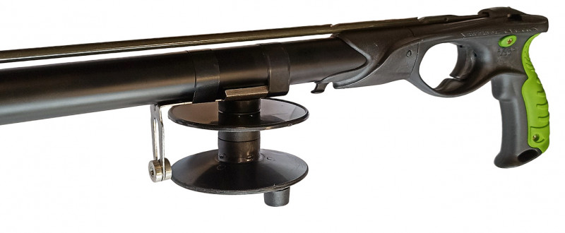 Катушку можно установить на арбалеты без направляющей гарпуна, также с помощью изоленты или хомутов.