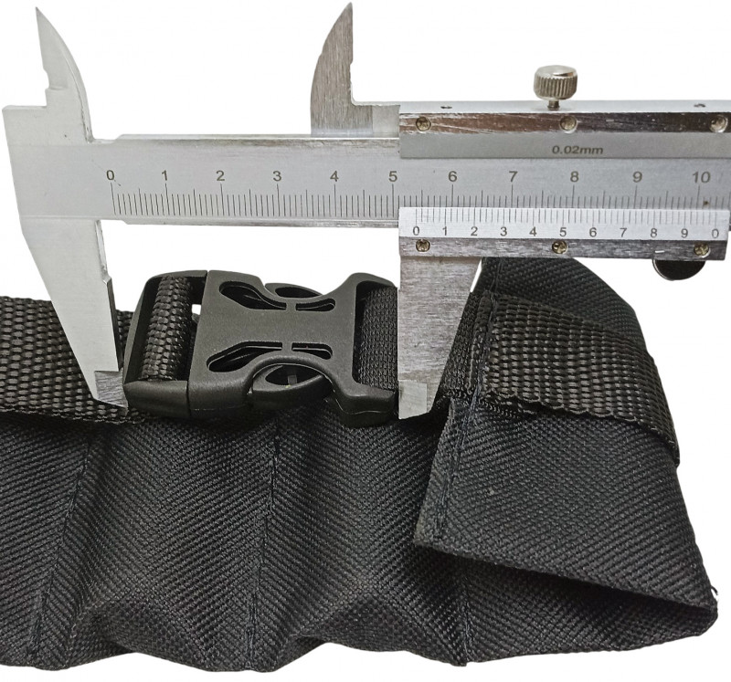 Длина пластиковой пряжки - около 5.4см.