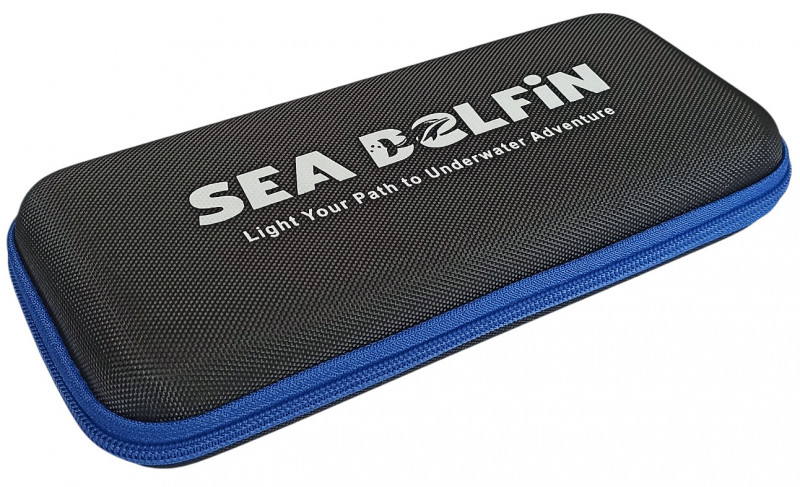 Профессиональный фирменный бокс, в котором поставляются большинство фонарей фирмы DELFIN в Россию. Подойдет для хранения и их транспортировки фонаря, а также других полезных вам аксессуаров.