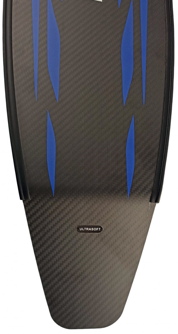 Отверстия под крепления отсутствуют, можно будет просверлить лопасти в нужном месте после установки в калошу.