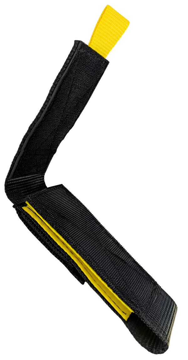 Карман закрывается надежной липучкой, чаще всего используется для средних фонарей с одним или двумя аккумуляторами внутри.