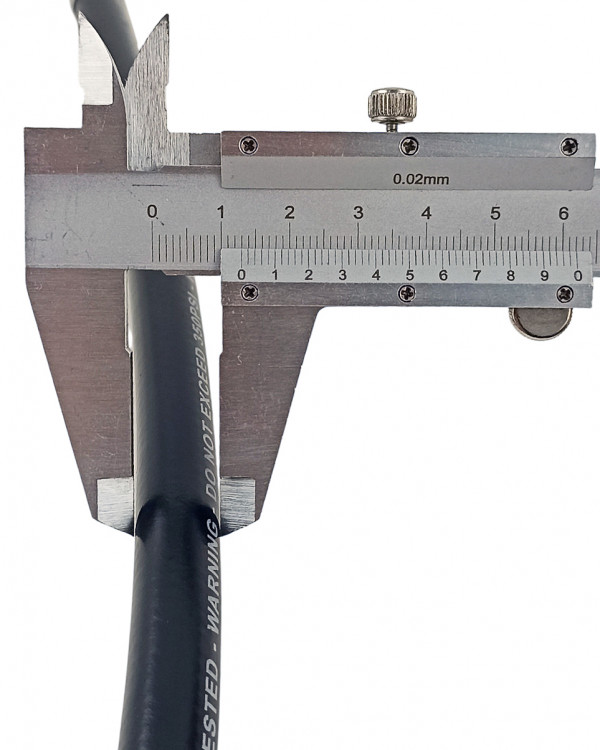 Настоящий брутальный диаметр шланга - 13мм в сочетании с проверенной временем резиной.