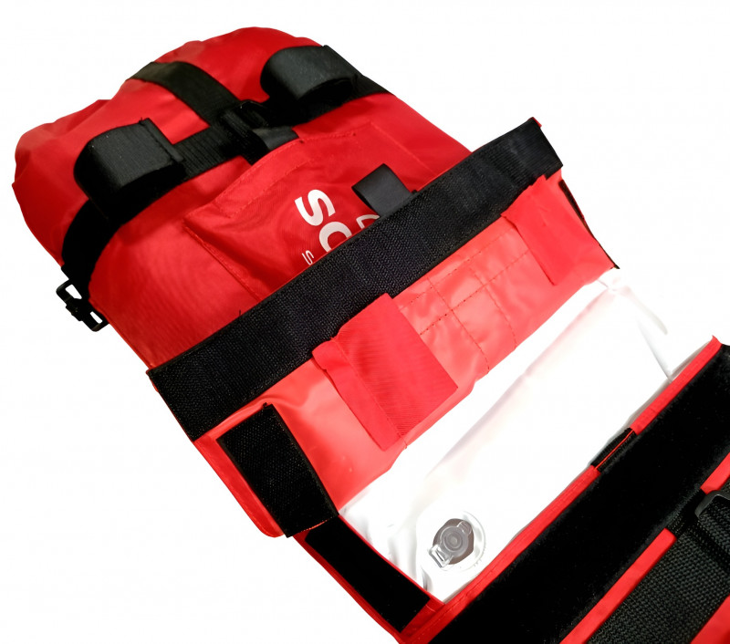 Для извлечения камеры используется специальное технологическое отверстие в кожухе, закрывающееся на липучку «Velcro».