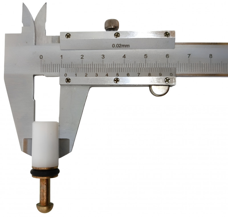 Диаметр поршня составляет 12мм.