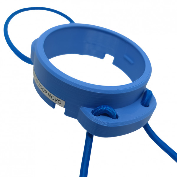 Профессиональный и очень удобный держатель подводного компьютера SUUNTO ZOOP NOVO на руку с резинками.