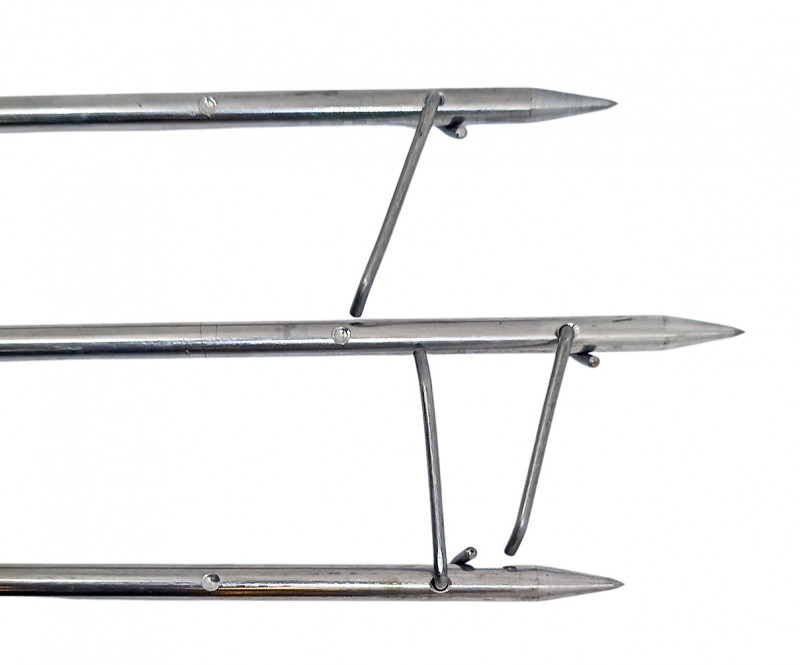 Максимальный угол раскрытия лепестков примерно 85 градусов. Крепление дает возможность надежно удержать рыбу, но при этом не выгнуться в обратную сторону.