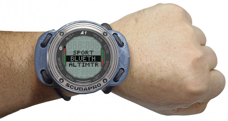 Держатель с резинками - удобная, надежная и правильная замена штатному ремешку прибора. Позволяет быстро снимать и надевать прибор независимо от толщины костюма и мобильности ваших пальцев в перчатках.