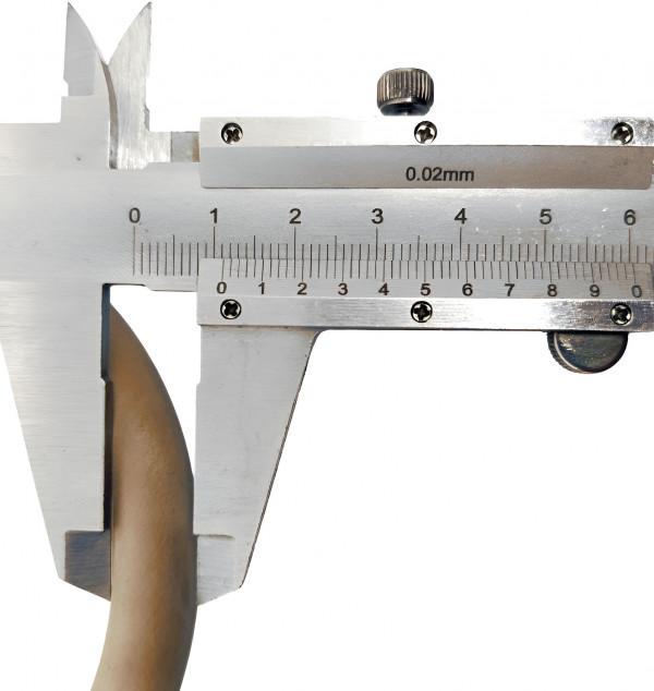 Внешний диаметр составляет примерно 1.1см.