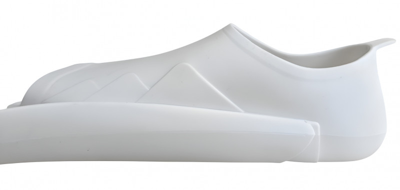 Усы к калоше идут под углом где-то в 22 градуса - с таким наклоном плыть у поверхности одно удовольствие. Стопа находится в естественном положении, будто вы не в ластах, а в любимых кроссовках.