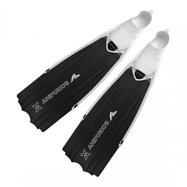 С калошами для ласт Scorpena F1 вы не просто плаваете - вы танцуете под водой. Белый цвет, мощь, комфорт и надежность - все, что нужно для того, чтобы ваш подводный мир стал еще ярче.