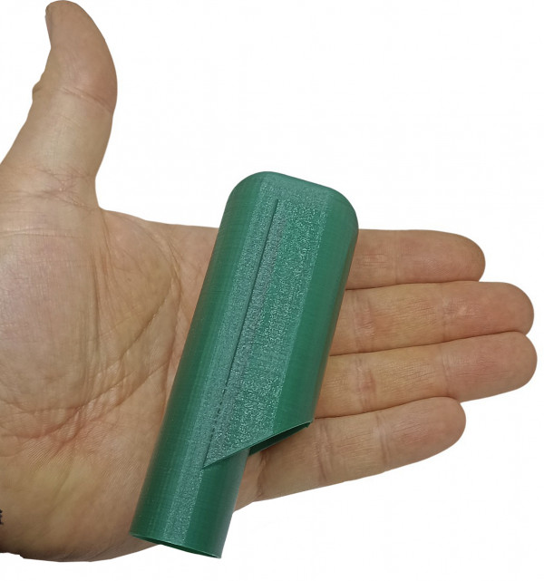 Простое и элегантное решение для короткого неглубокого погружения трубки в воду, упрощающее дыхание на поверхности, особенно в сильный дождь.