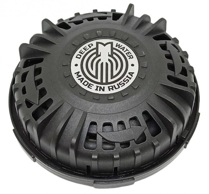 Первый профессиональный стравливающий клапан российского производства от компании «DEEP WATER» для вашего сухого гидрокостюма. Поворотная крышка открывает и закрывает клапан, позволяя легко регулировать количество стравливаемого воздуха.