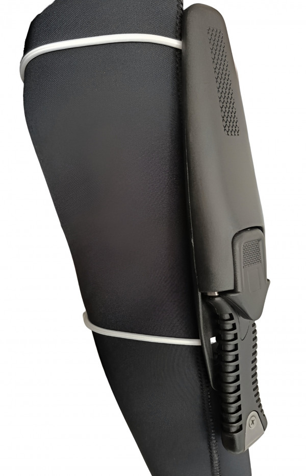 Ремешки-резинки обладают хорошей эластичностью, благодаря этому, они проще снимаются и надеваются, а также легко двигаются по руке или ноге ныряльщика.