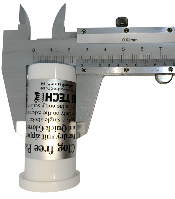 Внешний диаметр тюбика - чуть менее 3см.