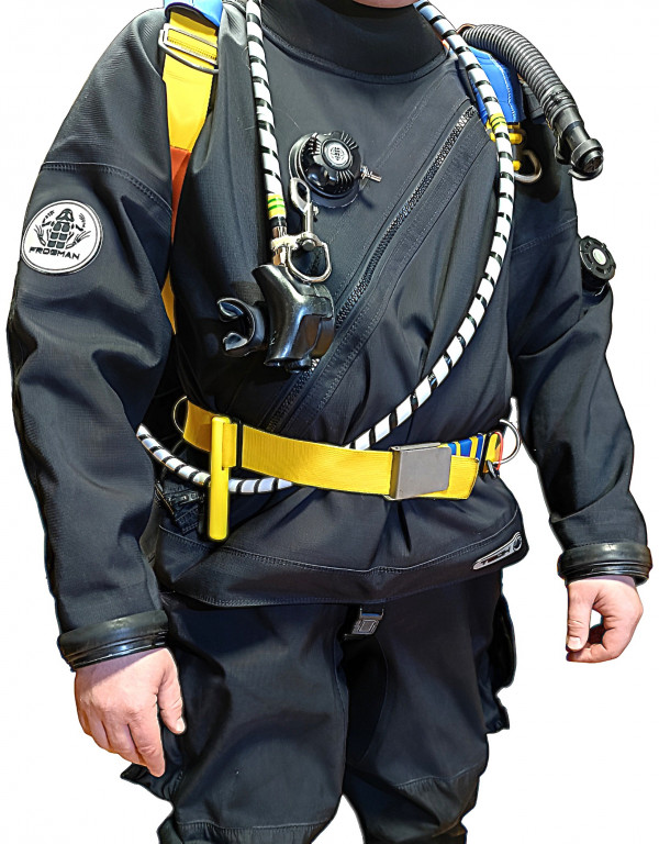 Добавьте этот практичный аксессуар в комплект снаряжения, и ваш шланг наконец-то станет послушным, а погружения - еще приятнее. Пусть подводный мир восхищается вашим аккуратным снаряжением, а не пытается распутать клубок шлангов за вашей спиной!