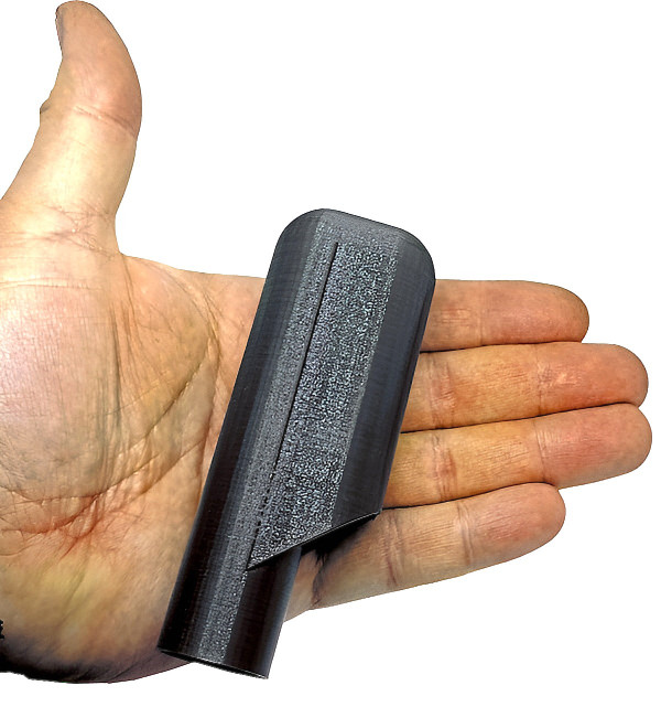 Простое и элегантное решение для короткого неглубокого погружения трубки в воду, упрощающее дыхание на поверхности, особенно в сильный дождь.