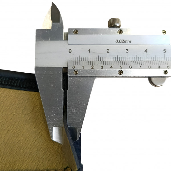 Толщина неопрена - около 2мм.