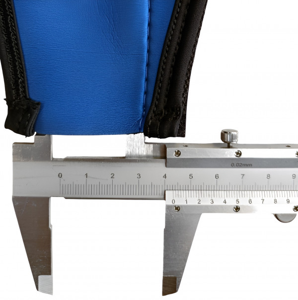 Ширина входного отверстия - приблизительно 4см.