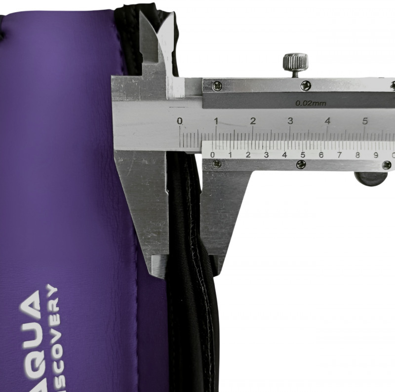 Толщина оголовника в месте соединения липучек - приблизительно 1.5см.