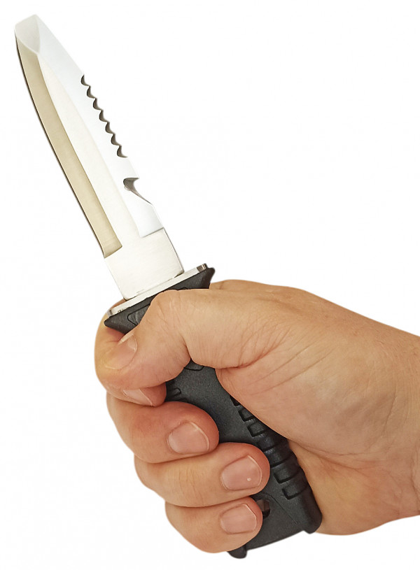 Брутальный подводный нож «TALONS M» подходит для дайвинга, подводной охоты или бытового применения. Литер «M» в названии добавлен после добавления к ножу ножен с удобным магнитным фиксатором.