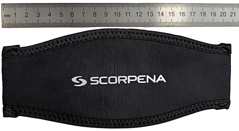 Длина составляет примерно 20.5см. Максимальная ширина - около 9см.