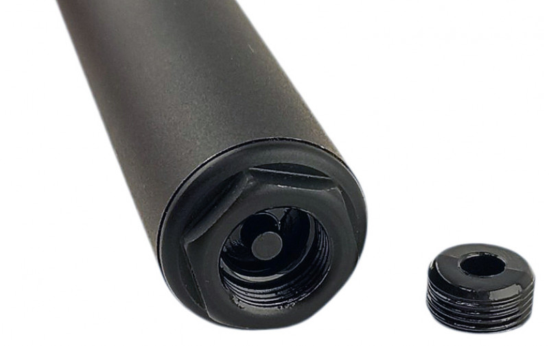 Традиционный для пневматических ружей клапан закачки в торце ружья, закрывающийся резьбовой пробкой.