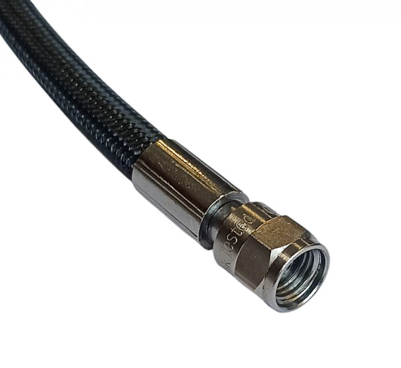 С другой стороны шланга - типовая часть, в которую вкручивается манометр.